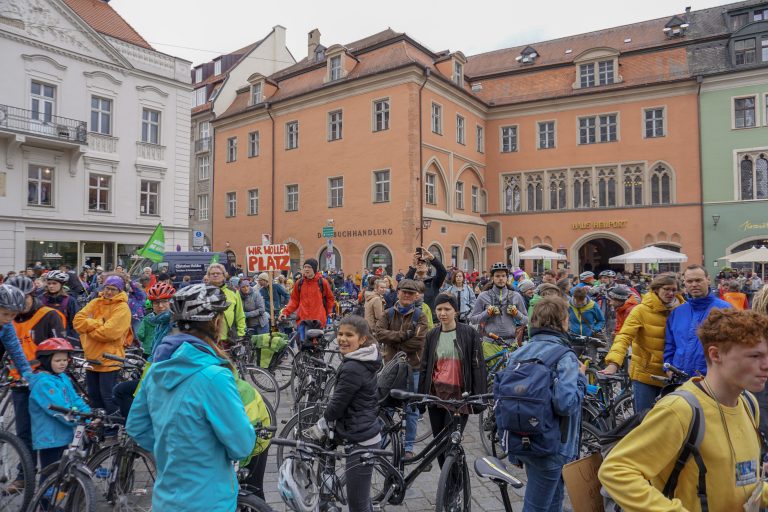 Grüne Jugend Regensburg unterstützt Radentscheid